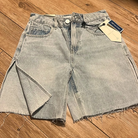 Denim shorts - Picture 1 of 7